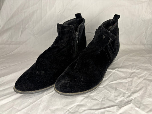 Guess Velvet Heels